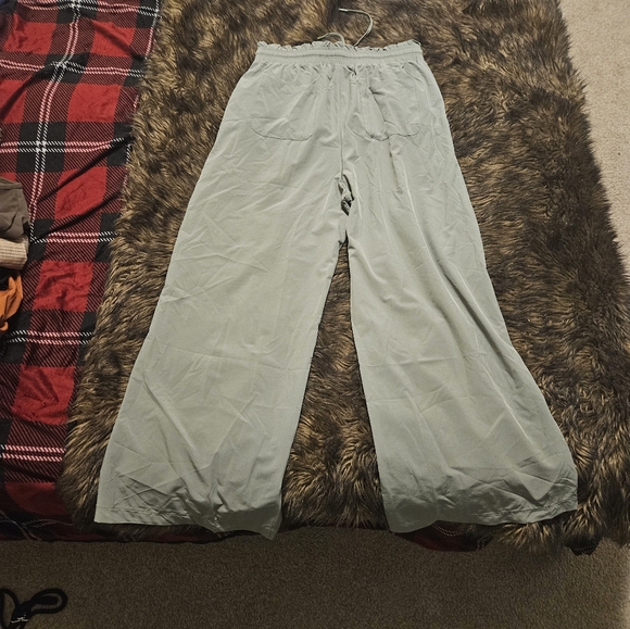 Senita Destination drawstring pants 27.5 inseam Sage green - Picture 2 of 4